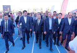 Bakan Kasapoğlu ve Bakan Kurum Atletizm Pisti'nin açılışını gerçekleştirildi