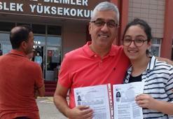 Polis memuru, kızına destek için YKS'ye girdi