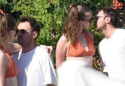 Yasemin Allen ve Tolga Güleç birbirlerini öpücüklere boğdu!