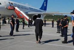 İzmir’de 226 Afgan göçmen sınır dışı edildi