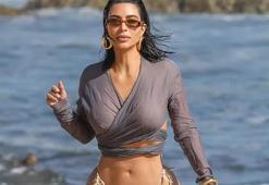 Kim Kardashian serisini tanıttı! Göğüslerinin yarısı açıkta kaldı...