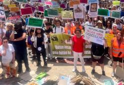 Yüzlerce hayvansever Kadıköy'de buluştu