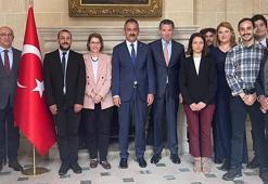 Bakan Özer, Paris’te MEB yurt dışı bursiyerleriyle buluştu