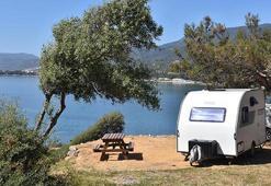 Çeşme'de kamusal alanda çadır ve karavan yasağı