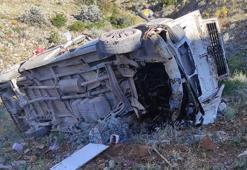 Tarım işçilerini taşıyan minibüs devrildi: 2 ölü, 17 yaralı