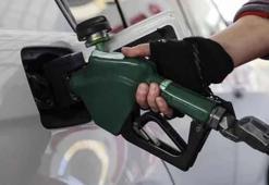 Akaryakıt fiyatlarında yeni gelişme! Benzine indirim, motorine zam