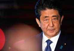 Japonya eski başbakanı Abe'ye silahlı saldırı kameralarda