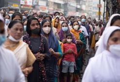 Koronavirüs geri mi dönüyor? Hindistan'dan gelen haberler bilim dünyasını alarma geçirdi...