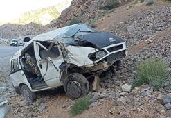 Van'da işçileri taşıyan minibüs devrildi: 2 ölü, 8 yaralı