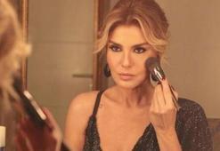 Gülben Ergen kırmızı bikinisiyle poz verdi!