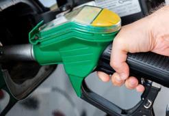 Akaryakıt fiyatlarıyla ilgili son dakika! İndirim ve zam peş peşe geldi! Benzin, motorin, LPG...