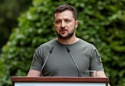 Zelenskiy'den flaş karar! O isimleri görevden aldı