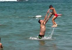 Deniz ve havuz sonrası kurulanmayan kulaklar tatili zehir edebilir!