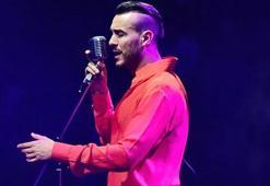 Cem Adrian hayranlarına unutulmaz bir akşam yaşattı!