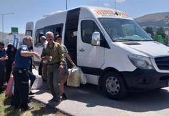 Evine bırakılmayınca şoförü bıçaklayıp, minibüsün camını kırdı, 2 yolcuyu yaraladı
