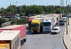 Gümrük Müdürlüğü önünde TIR kuyruğu! Üç şeridi kapattılar