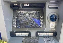 Bursa’da ATM’lere taş ve yumruklu saldırı!