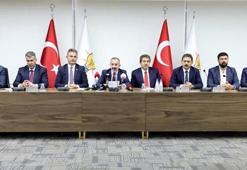 AK Parti'li 11 grup başkanvekili İzmir'de buluştu