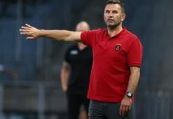 Okan Buruk depremi! 4 futbolcuyu kadroya almadı