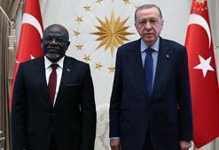 Kongo Demokratik Cumhuriyeti Büyükelçisi, Cumhurbaşkanı Erdoğan'a güven mektubu sundu