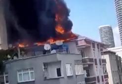 Küçükçekmece'de 4 katlı binada yangın! 'İçeride durum çok kötü'