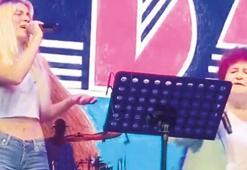 Aleyna Tilki'den düet açıklaması! "Şu an bacaklarım titriyor, içeride soğuk bir su içmem lazım"
