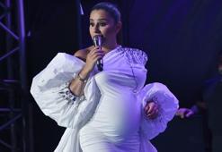 Merve Özbey'den Kuruçeşme Açıkhava'da doğum öncesi son konser!