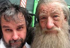 J. R. R. Tolkien’in müthiş eseri efsanevi film serisi Yüzüklerin Efendisi ve Hobbit hangi sırayla izlenir?