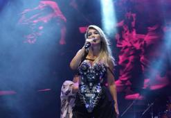 Hande Yener Kuruçeşme'yi salladı! 'Charlie Chaplin Hande'