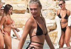 Oyuncu Melisa Döngel sahilde havluyla dans etti!