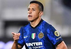 Alexis Sanchez'de son dakika! Arda Turan onun için İtalya'ya gitmişti