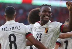 Fenerbahçe'de forvet transferi gündemde! Yakın temasa geçilen Michy Batshuayi'den kötü haber...