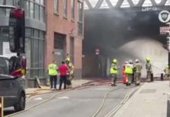 Londra'da metro istasyonunda yangın! Tren seferleri durduruldu, binalar boşaltıldı