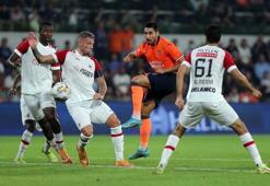 Başakşehir, Royal Antwerp karşısında son dakikada üzüldü