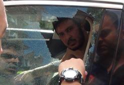 Şişli'de otomobilde kilitli kaldı: Hava almakta zorlanırken sigara içti
