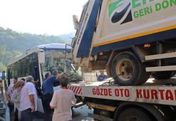 Antalya’da otel servis midibüsü kamyon yüklü çekiciyle çarpıştı: 4’ü ağır 27 yaralı