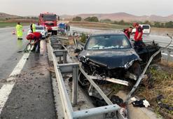 İstanbul-İzmir otoyolunda otomobil refüje çarptı: 2 ölü, 2 yaralı