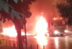 Fatih'te kazanın ardından araçlar alev aldı; sürücüler ölümden döndü