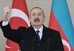 Azerbaycanlılar 30 yıl sonra Laçın'e döndü! İlham Aliyev: Azerbaycan Ordusu şehirde konuşlandırıldı...