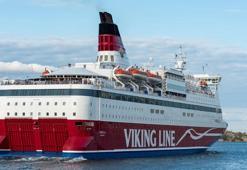 İsveç kıyılarında 300 kişiyi taşıyan araba vapuru alev aldı!