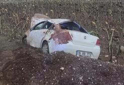 Yoldan çıkan otomobil boş tarlada takla attı: 3 kişi yaralandı