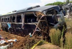 Tur otobüsü devrildi: 1 ölü, 54 yaralı