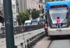 Tramvayda tehlikeli yolculuk
