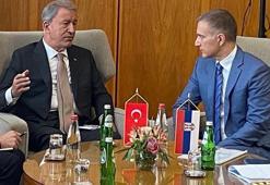 Bakan Akar, Sırbistanlı mevkidaşıyla görüştü