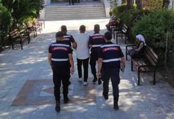 Bir kişiyi kapı ile duvar arasında sıkıştırarak öldürdü