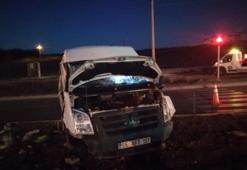 Samsun’da feci kaza: Minibüs ile otomobil çarpıştı, 26 kişi yaralandı
