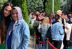 İndirimli ürünler için geceden sıraya girdiler