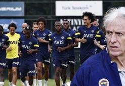 Fenerbahçe'den radikal karar! 1'i yeni transfer 3 yabancı futbolcu kadroya alınmadı, Süper Lig'de oynayamayacaklar