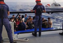 İzmir açıklarında 59 düzensiz göçmen kurtarıldı, 39 göçmen yakalandı