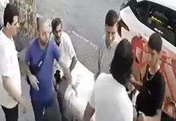 Fatih'te üzerine yürüyüp saldıran kişiye silah çekti